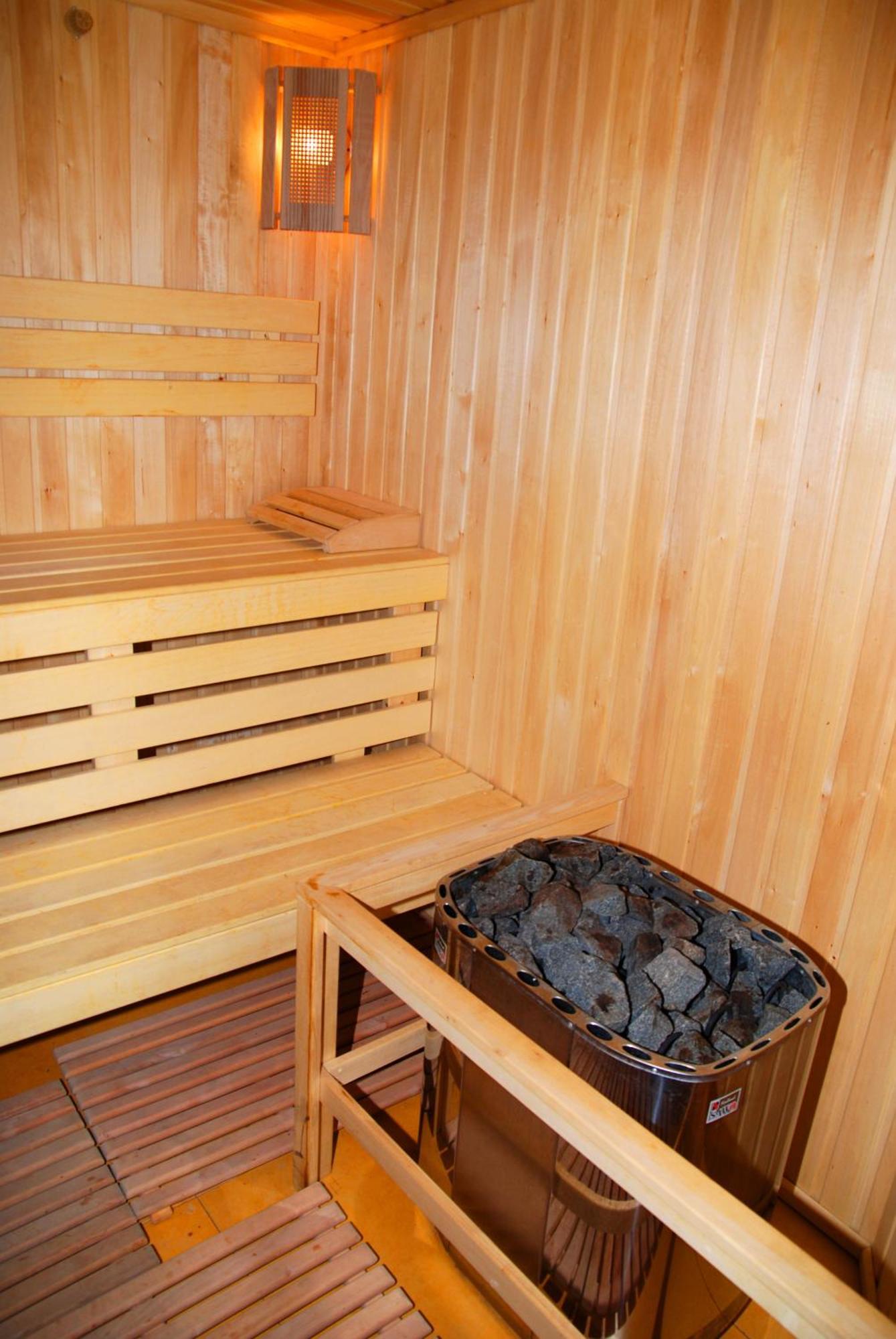 7 Days Hotel Kamyanets-Podilskyi Ngoại thất bức ảnh