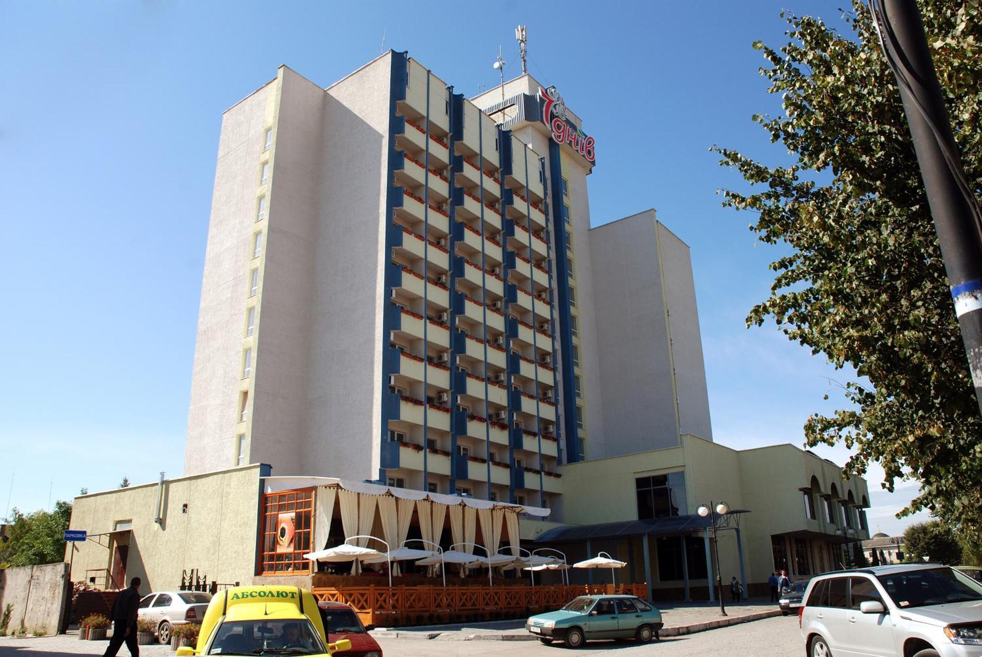 7 Days Hotel Kamyanets-Podilskyi Ngoại thất bức ảnh
