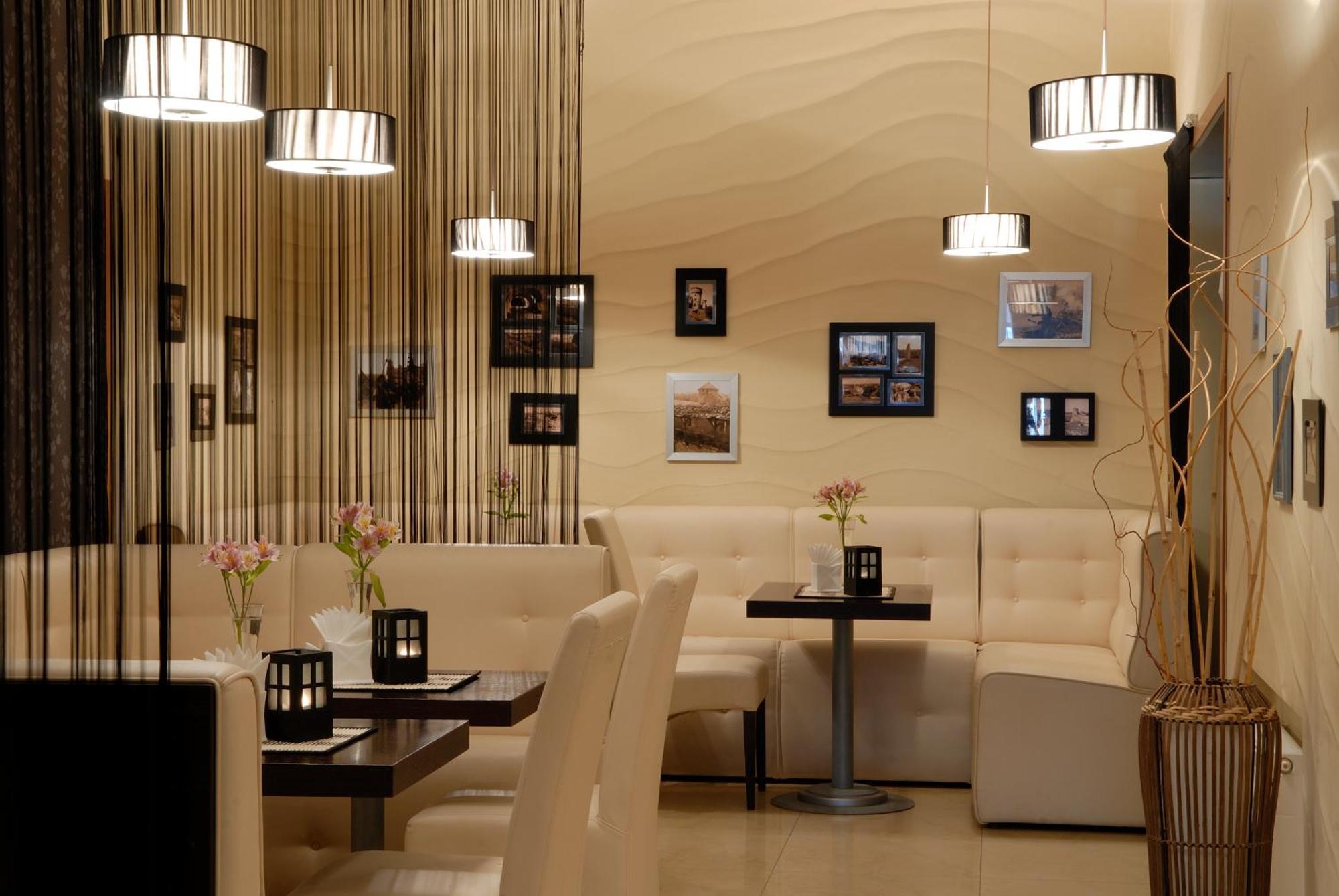 7 Days Hotel Kamyanets-Podilskyi Ngoại thất bức ảnh