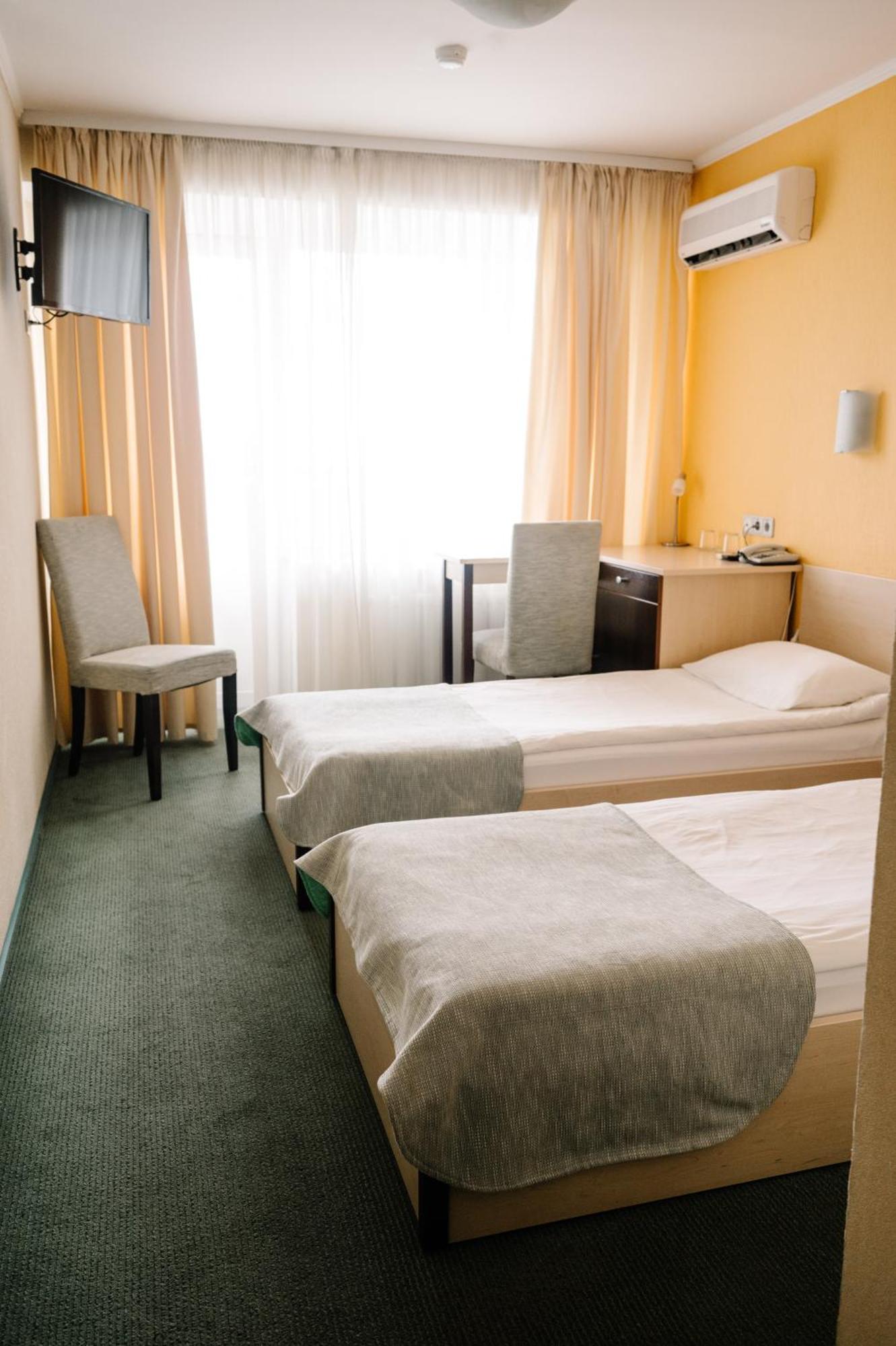 7 Days Hotel Kamyanets-Podilskyi Ngoại thất bức ảnh