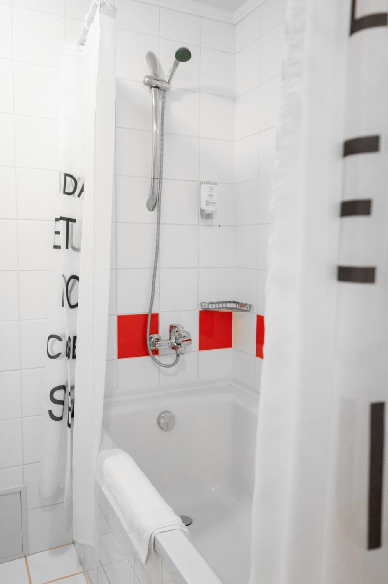 7 Days Hotel Kamyanets-Podilskyi Ngoại thất bức ảnh