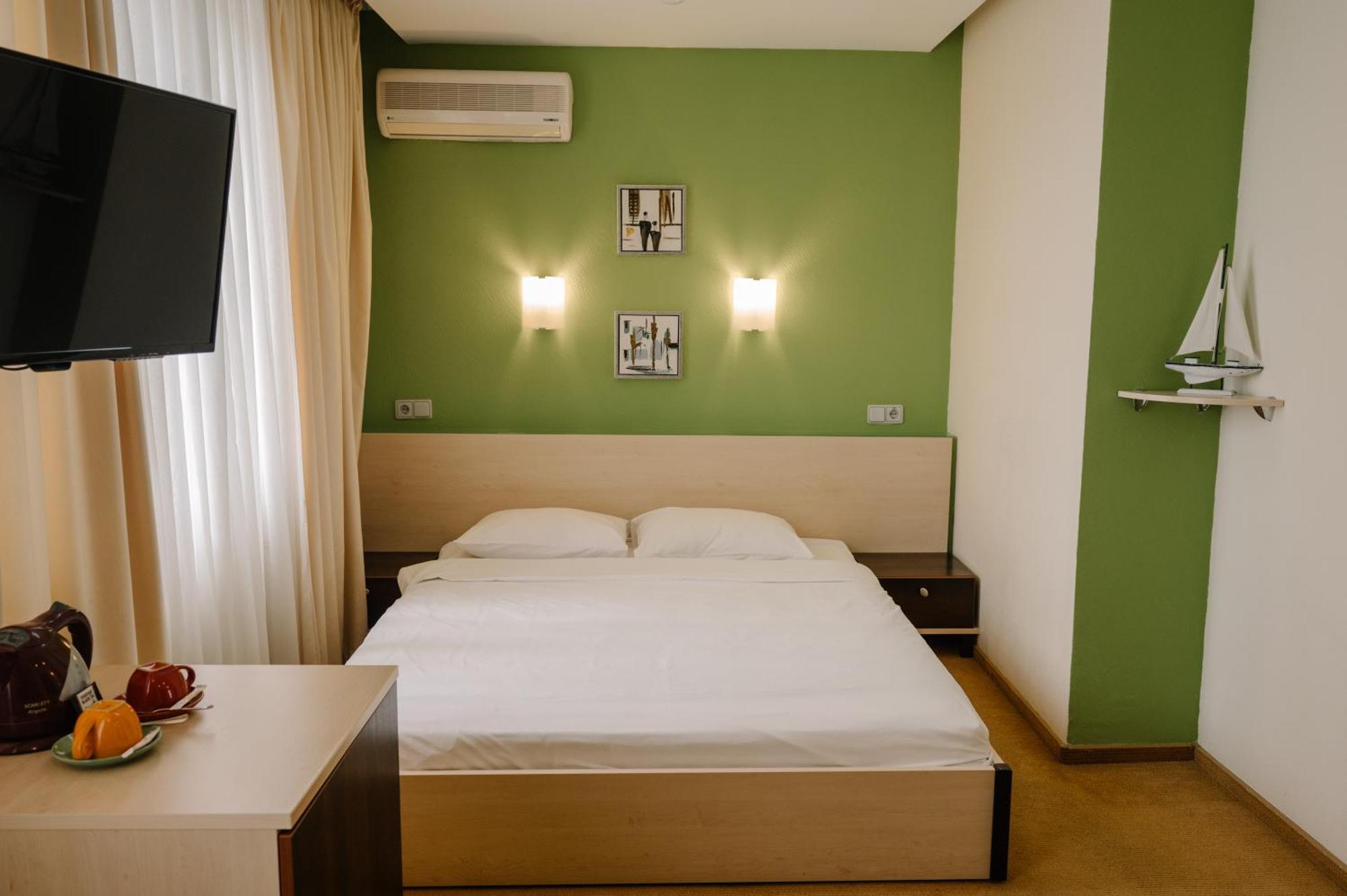 7 Days Hotel Kamyanets-Podilskyi Ngoại thất bức ảnh
