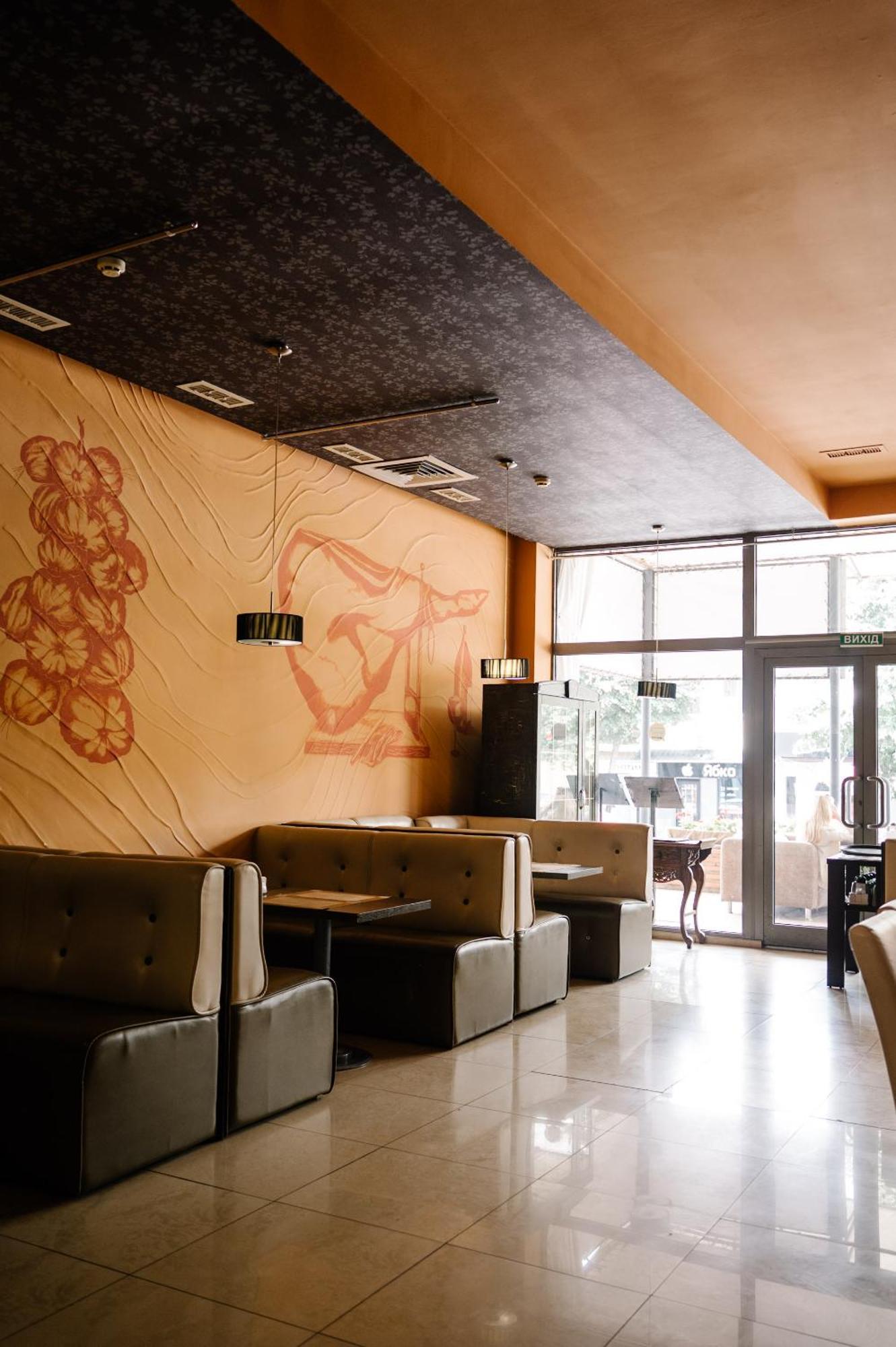7 Days Hotel Kamyanets-Podilskyi Ngoại thất bức ảnh